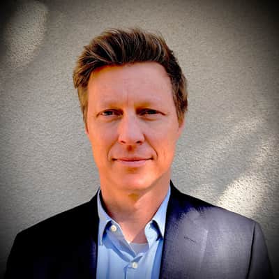 Scott' s Headshot Testimonial Carousel