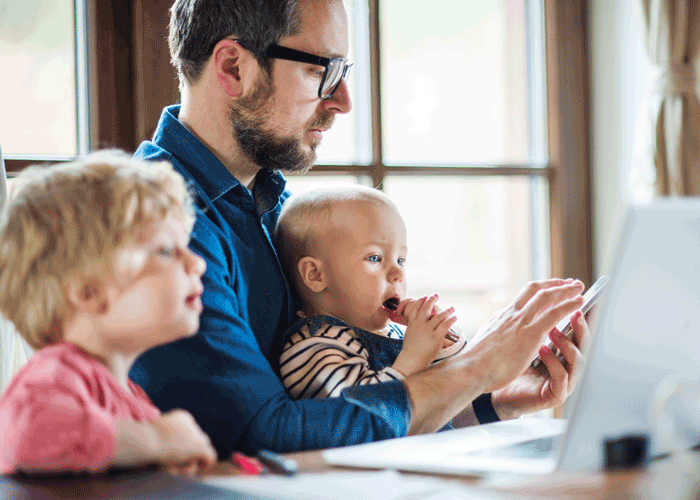dad with children 700 x 500