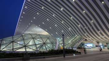 Night View Shenzhen North Railway Station 357 x 200