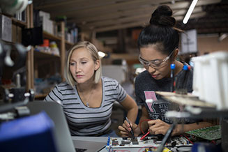 Women Engineers 327x218